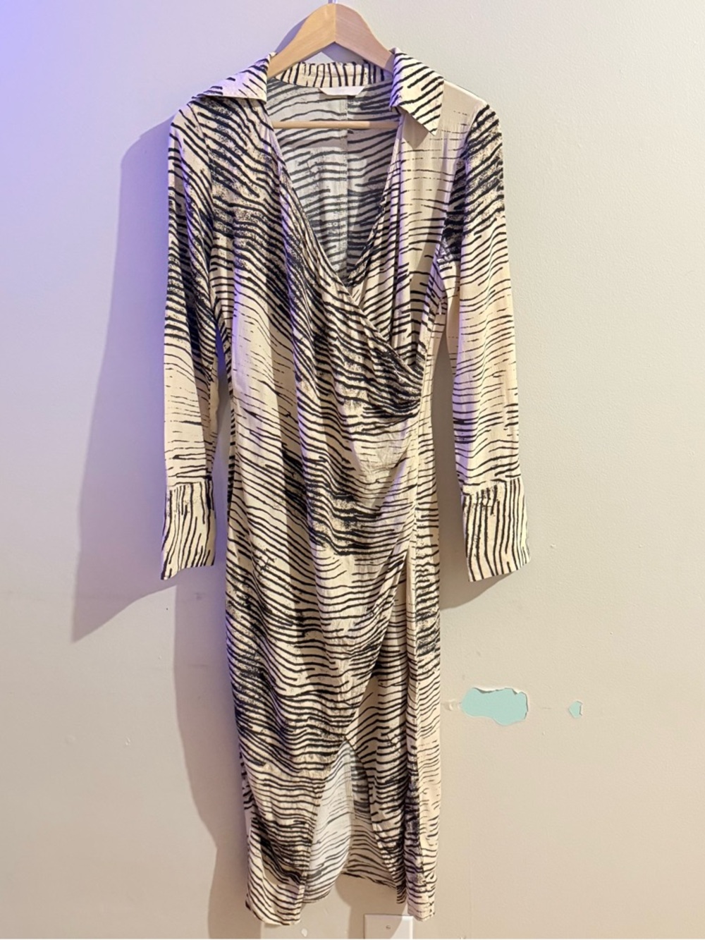 H&M Cream and Black Long-Sleeve Wrap Dress